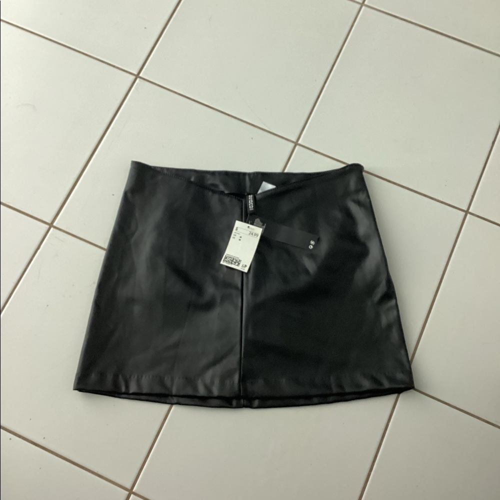 Black skirt